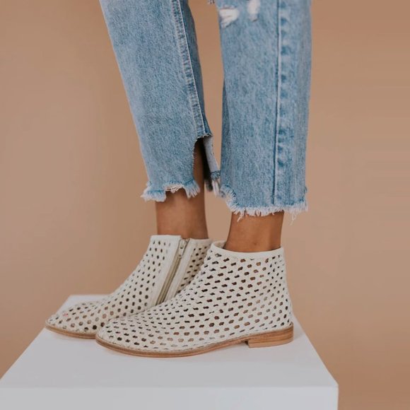 NEW! Free People Leather Woven Shoe boots Bone color, EU 39 (US 8) - Picture 1 of 16